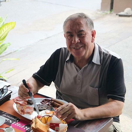 Hideaway Guest House And Bar Pattaya Exteriör bild