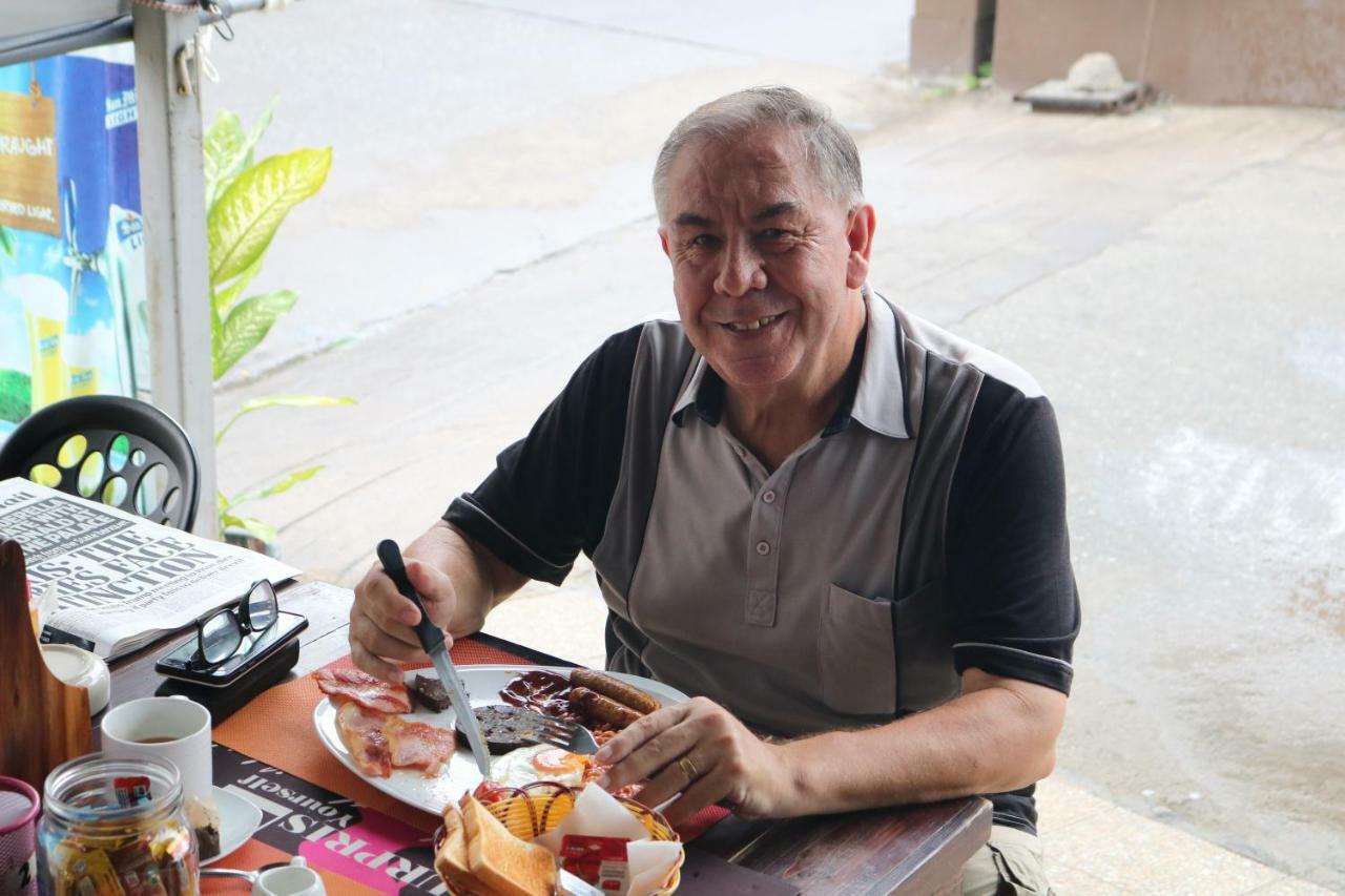 Hideaway Guest House And Bar Pattaya Exteriör bild